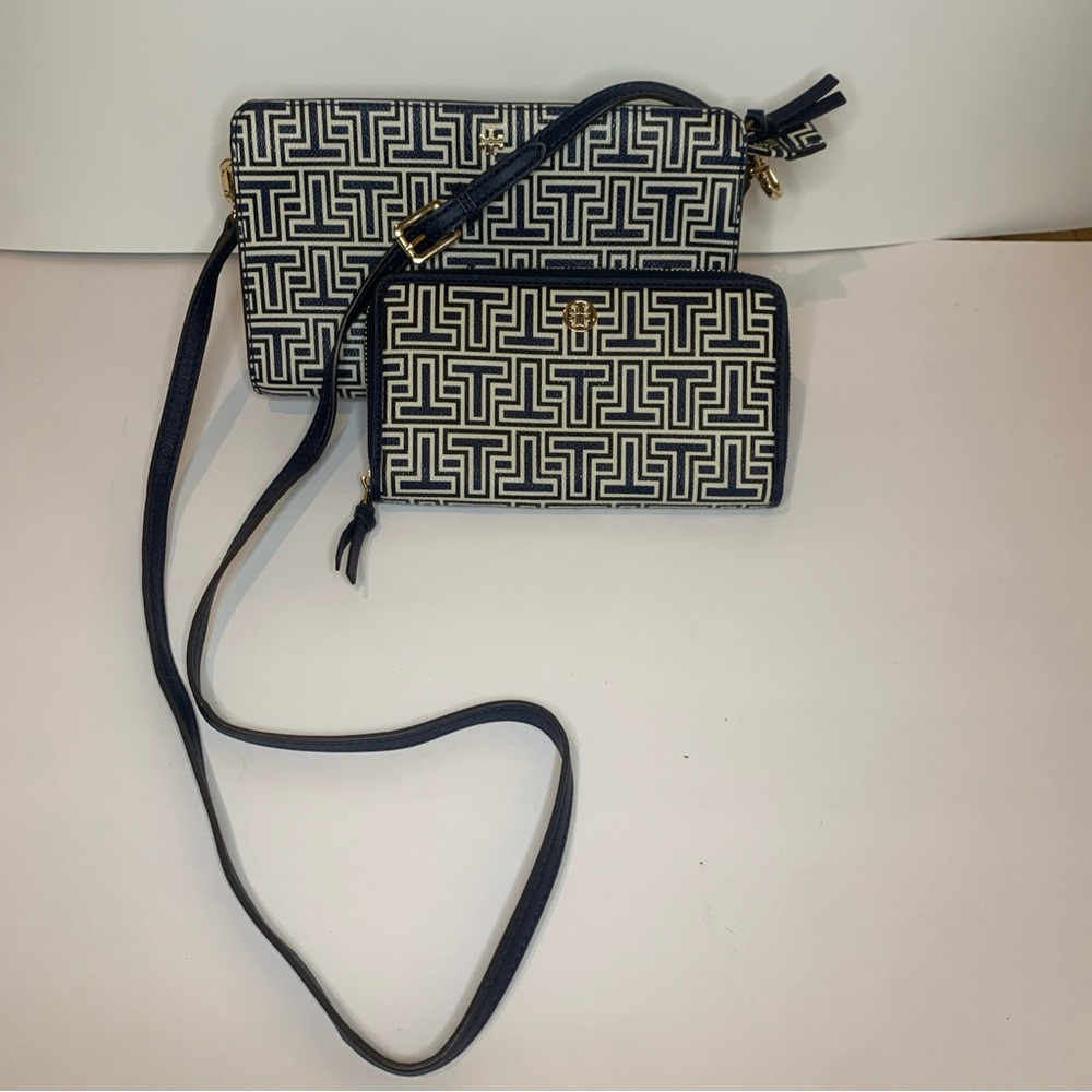 Black and White Geometric Clutch and Wristlet Set